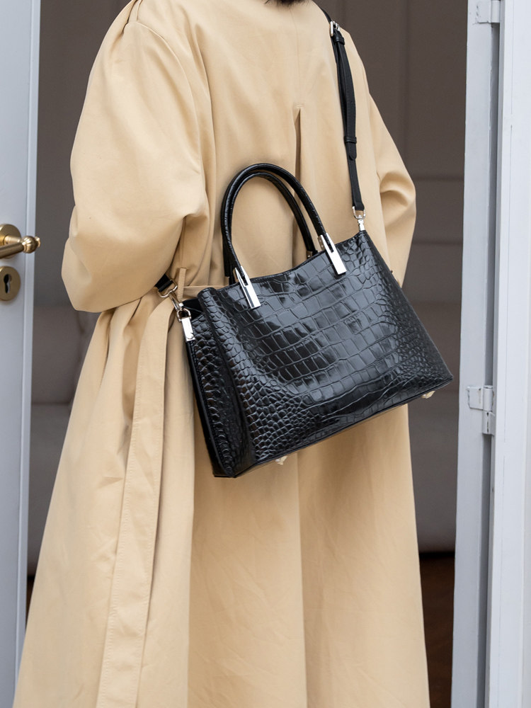 Aidrani Women Crocodile Print  - Leatherwork Designs ulasan dan harga